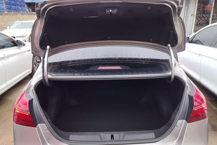 Used Geely Auto Emgrand 2018 1.5L CVT Upward Connect Edition Trunk