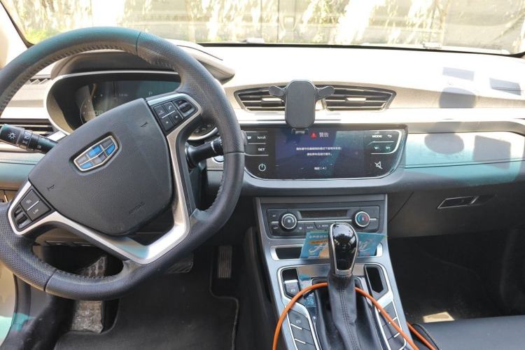 Used Geely Auto Emgrand 2018 1.5L CVT Upward Connect Edition Center Console