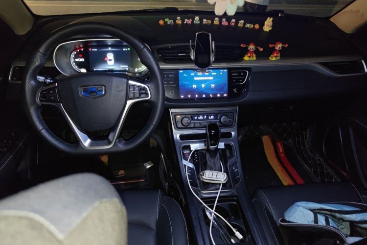 Used Geely Auto Emgrand 2018 1.5L CVT Upward Connect Edition Center Console