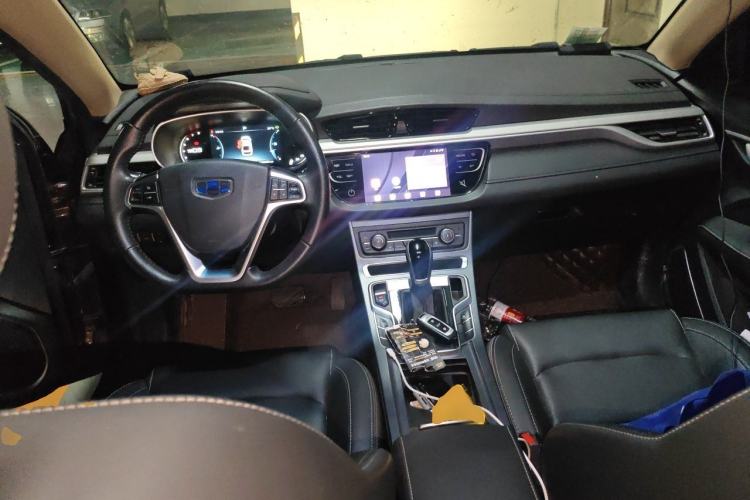 Used Geely Auto Emgrand 2018 1.5L CVT Upward Connect Edition Center Console