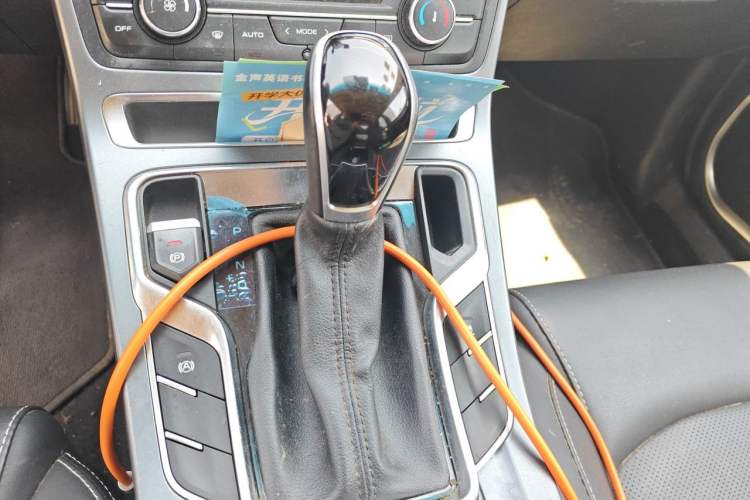 Used Geely Auto Emgrand 2018 1.5L CVT Upward Connect Edition Gear Lever