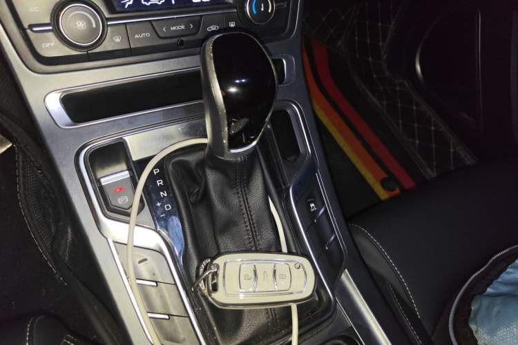 Used Geely Auto Emgrand 2018 1.5L CVT Upward Connect Edition Gear Lever