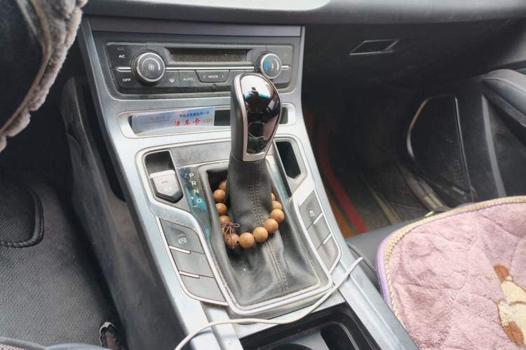 Used Geely Auto Emgrand 2018 1.5L CVT Upward Connect Edition Gear Lever