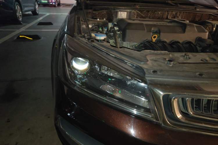 Used Geely Auto Emgrand 2018 1.5L CVT Upward Connect Edition Right Front Headlight
