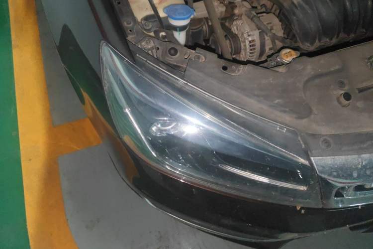 Used Geely Auto Emgrand 2018 1.5L CVT Upward Connect Edition Right Front Headlight