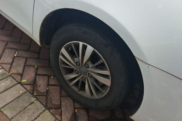 Used Geely Auto Emgrand 2018 1.5L Manual Luxury Model Right Front Wheel Hub