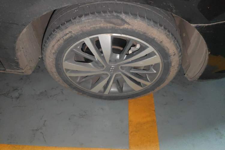 Used Geely Auto Emgrand 2018 1.5L CVT Upward Connect Edition Right Front Wheel Hub
