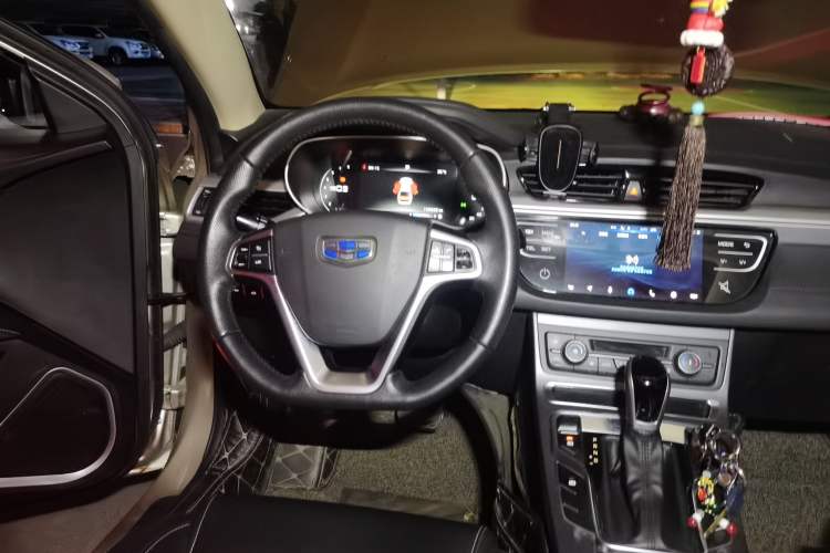Used Geely Auto Emgrand 2018 1.5L CVT Upward Connect Edition Steering Wheel