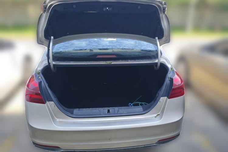 Used Geely Auto Emgrand 2018 1.5L CVT Upward Connect Edition Trunk