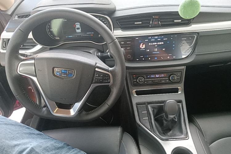 Used Geely Auto Emgrand 2018 1.5L Manual Upward Connect Edition Center Console