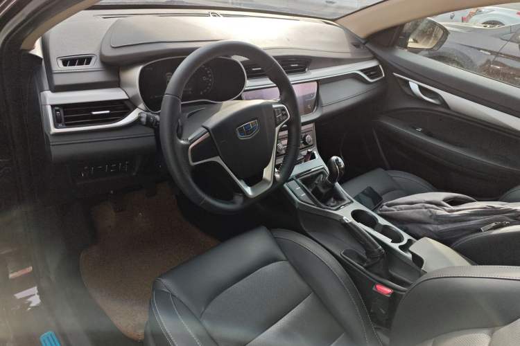 Used Geely Auto Emgrand 2018 1.5L Manual Upward Connect Edition Center Console