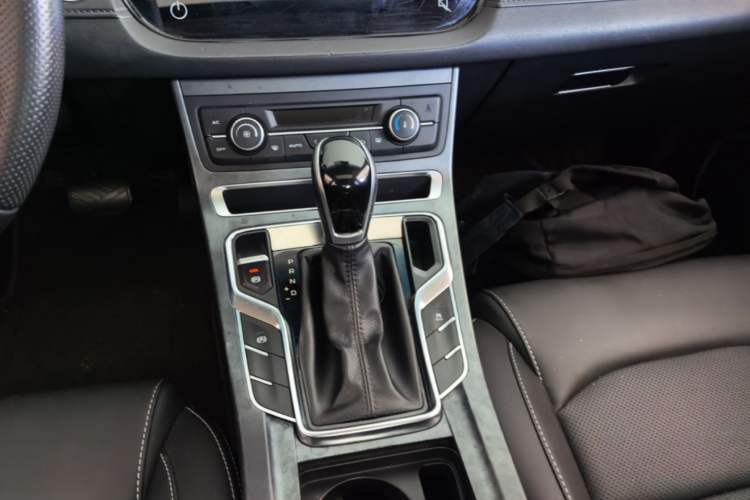 Used Geely Auto Emgrand 2018 1.5L CVT Upward Connect Edition Gear Lever