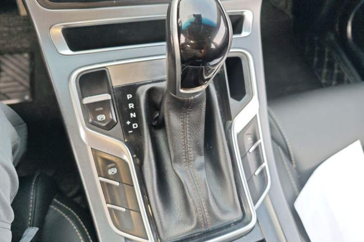 Used Geely Auto Emgrand 2018 1.5L CVT Upward Connect Edition Gear Lever