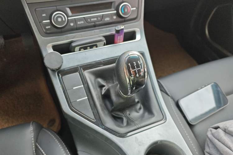 Used Geely Auto Emgrand 2018 1.5L Manual Upward Connect Edition Gear Lever