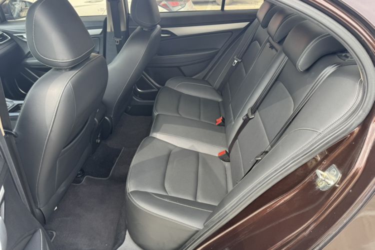 Used Geely Auto Emgrand 2018 1.5L CVT Upward Connect Edition Interior 4