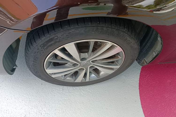 Used Geely Auto Emgrand 2018 1.5L Manual Upward Connect Edition Left Front Wheel Hub