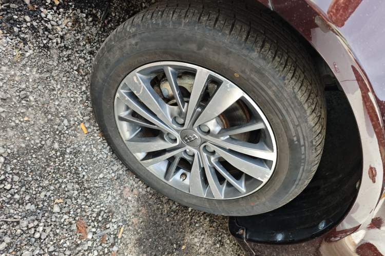 Used Geely Auto Emgrand 2018 1.5L Manual Upward Connect Edition Left Front Wheel Hub