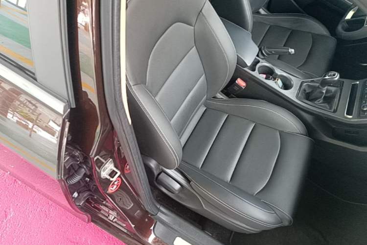 Used Geely Auto Emgrand 2018 1.5L Manual Upward Connect Edition Right Front Seat