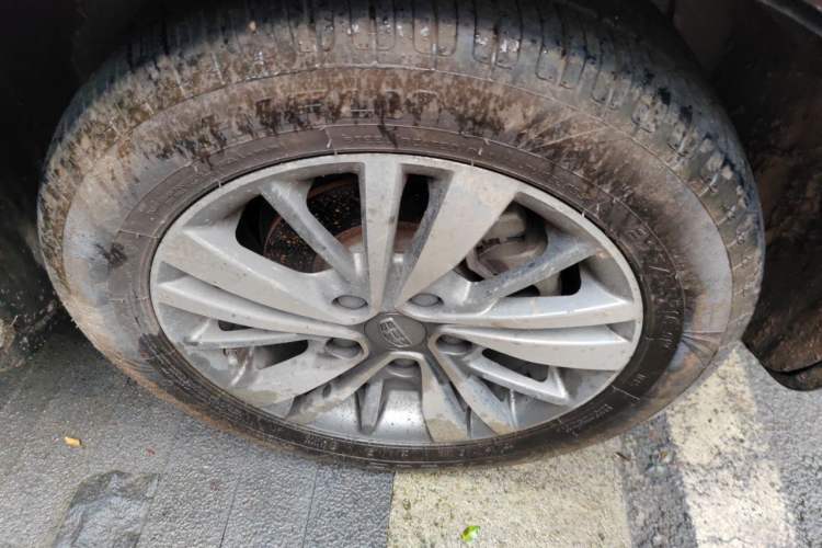Used Geely Auto Emgrand 2018 1.5L Manual Upward Connect Edition Right Front Wheel Hub