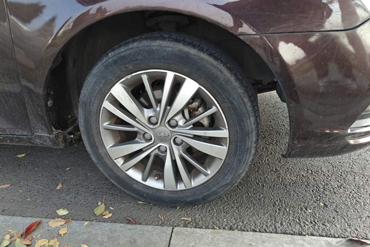 Used Geely Auto Emgrand 2018 1.5L Manual Upward Connect Edition Right Front Wheel Hub