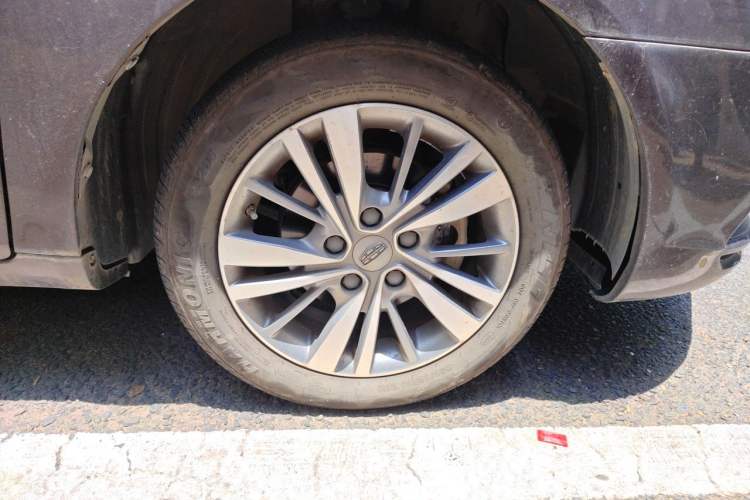 Used Geely Auto Emgrand 2018 1.5L Manual Upward Connect Edition Right Front Wheel Hub