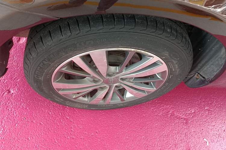 Used Geely Auto Emgrand 2018 1.5L Manual Upward Connect Edition Right Rear Wheel Hub