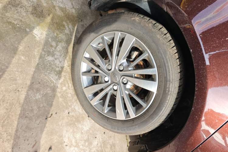 Used Geely Auto Emgrand 2018 1.5L Manual Upward Connect Edition Right Rear Wheel Hub