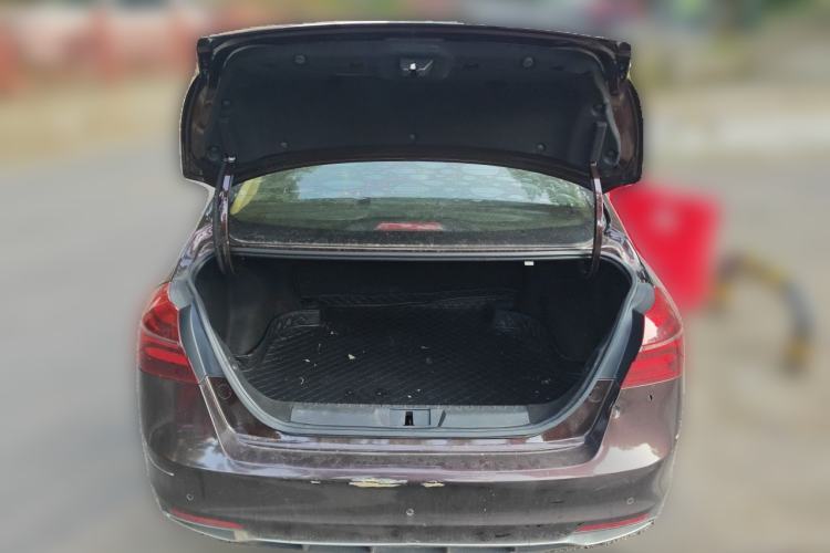 Used Geely Auto Emgrand 2018 1.5L CVT Upward Connect Edition Trunk