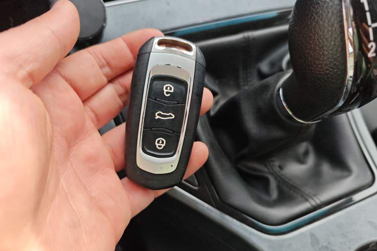 Used Geely Auto Emgrand 2018 1.5L Manual Upward Connect Edition Vehicle Key