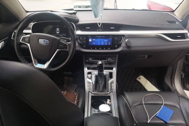 Used Geely Auto Emgrand 2018 1.5L CVT Upward Connect Edition Center Console