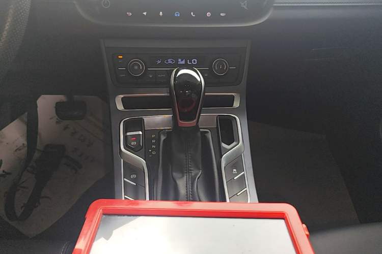 Used Geely Auto Emgrand 2018 1.5L CVT Upward Connect Edition Gear Lever