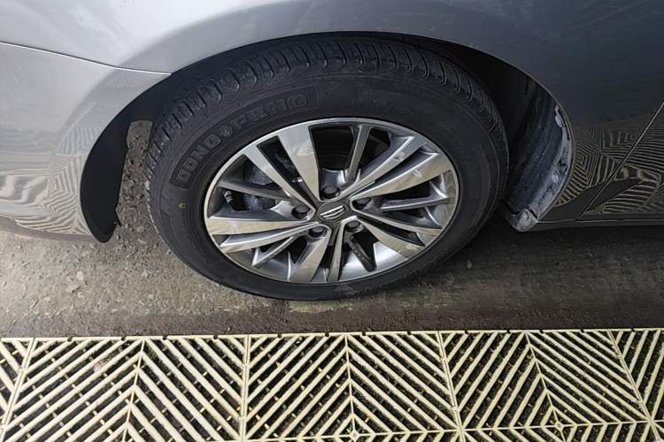 Used Geely Auto Emgrand 2018 1.5L CVT Upward Connect Edition Left Front Wheel Hub