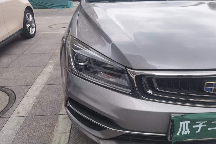 Used Geely Auto Emgrand 2018 1.5L CVT Upward Connect Edition Right Front Headlight