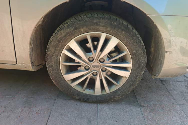Used Geely Auto Emgrand 2018 1.5L Manual Upward Connect Edition Right Front Wheel Hub