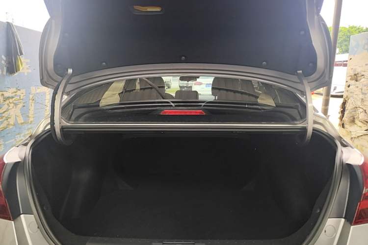 Used Geely Auto Emgrand 2018 1.5L CVT Upward Connect Edition Trunk