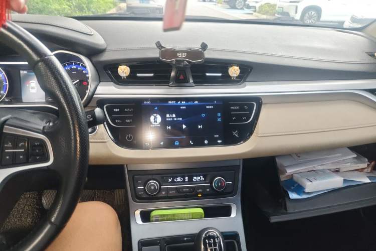 Used Geely Auto Emgrand 2018 1.5L Manual Luxury Model Audio And AC Panel