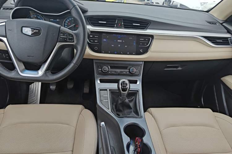 Used Geely Auto Emgrand 2018 1.5L Manual Luxury Model Audio And AC Panel