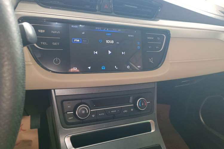 Used Geely Auto Emgrand 2018 1.5L Manual Luxury Model Audio And AC Panel