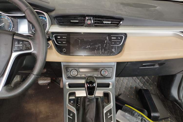 Used Geely Auto Emgrand 2018 1.5L CVT Luxury Model Audio And AC Panel
