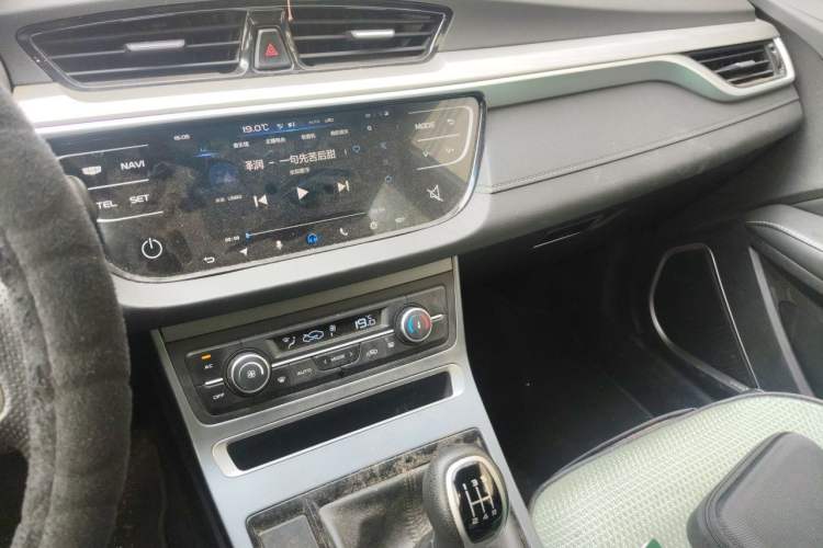 Used Geely Auto Emgrand 2018 1.5L Manual Upward Connect Edition Audio And AC Panel