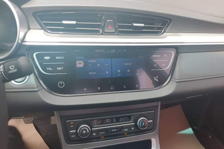 Used Geely Auto Emgrand 2018 1.5L Manual Upward Connect Edition Audio And AC Panel