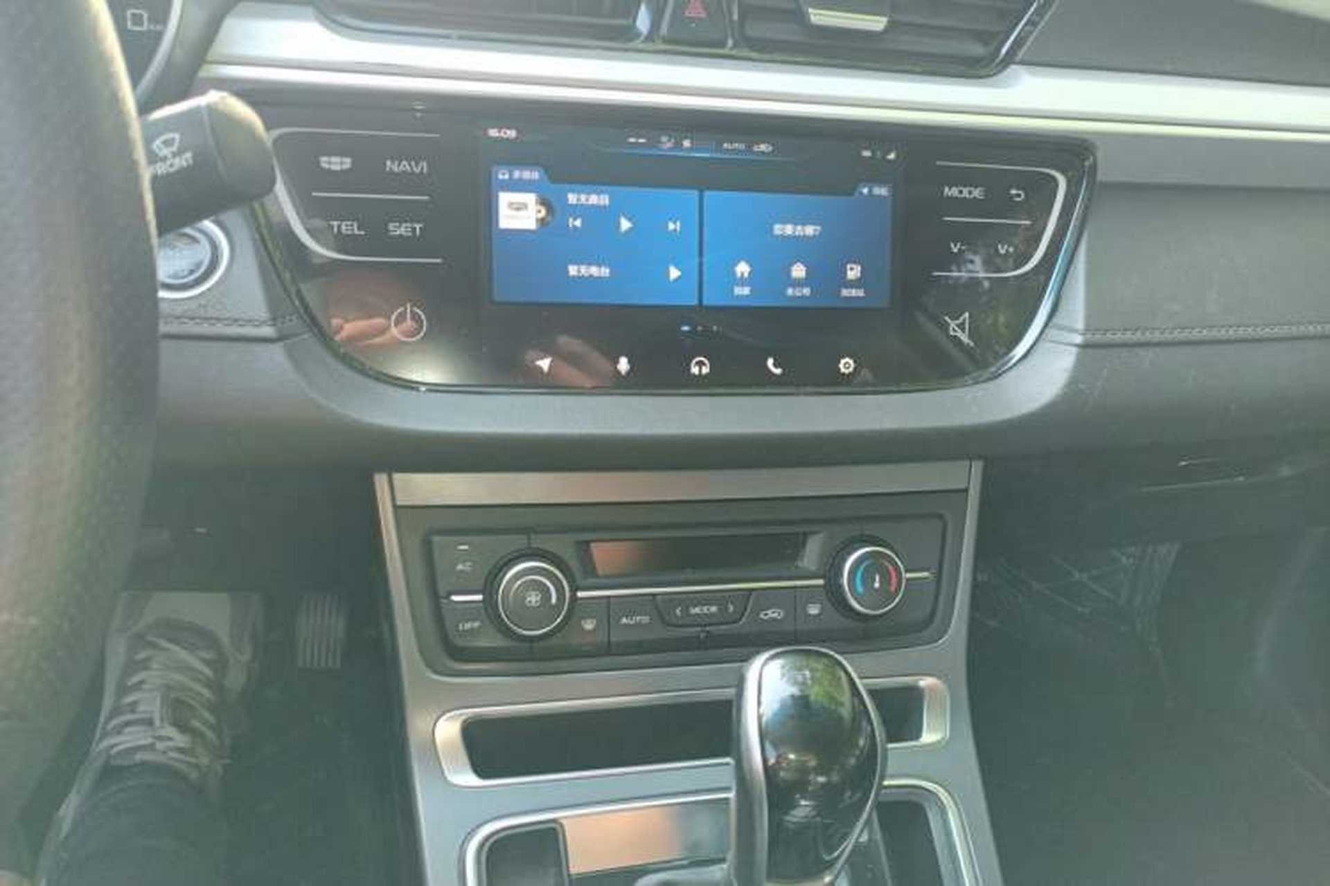 Used Geely Auto Emgrand 2018 1.5L CVT Upward Connect Edition Audio And AC Panel