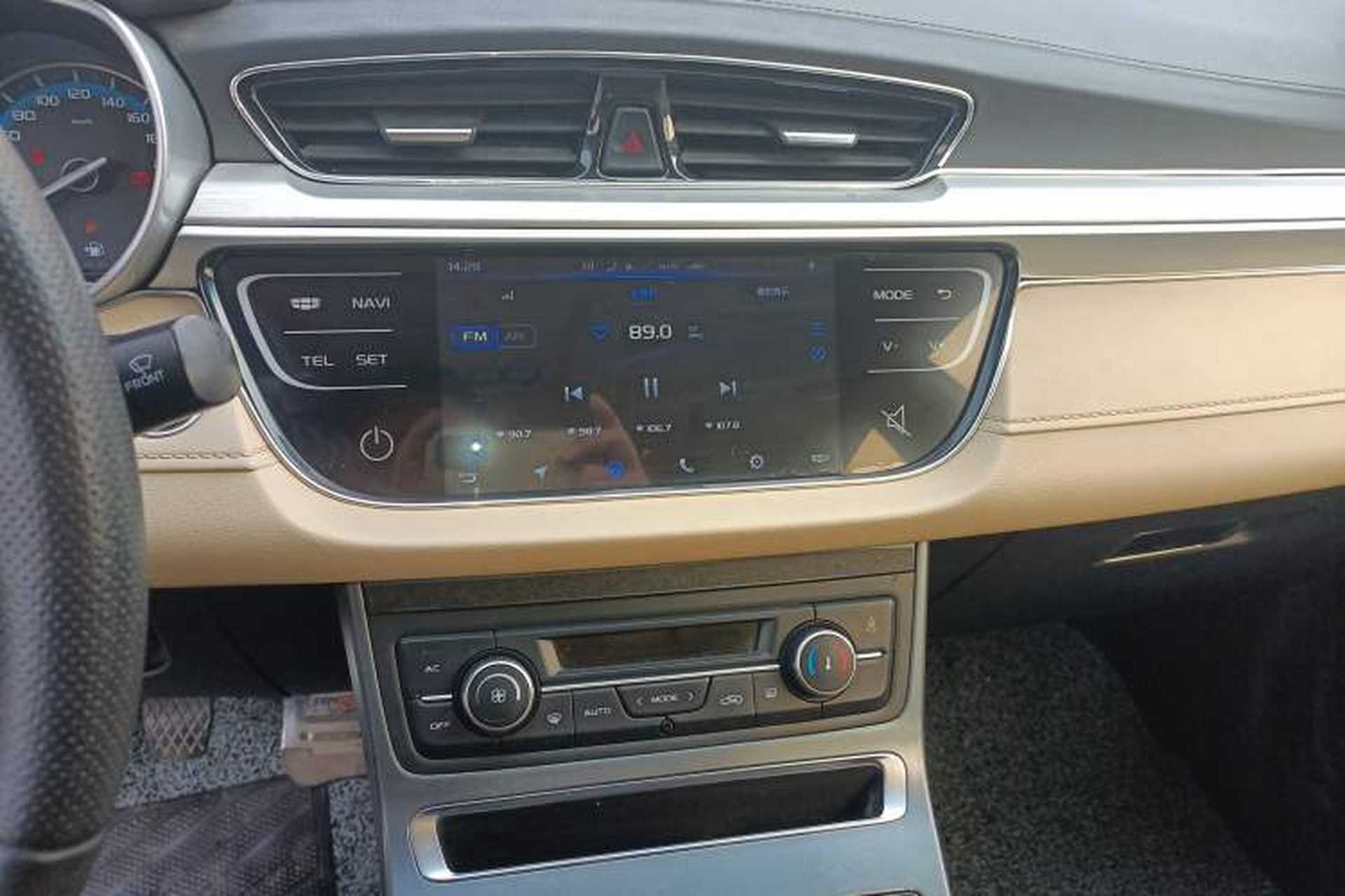 Used Geely Auto Emgrand 2018 1.5L Manual Luxury Model Audio And AC Panel