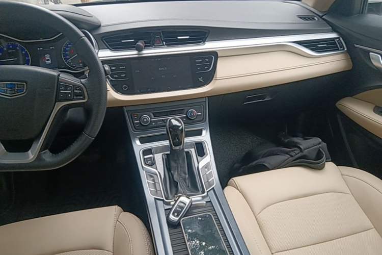 Used Geely Auto Emgrand 2018 1.5L CVT Luxury Model Audio And AC Panel