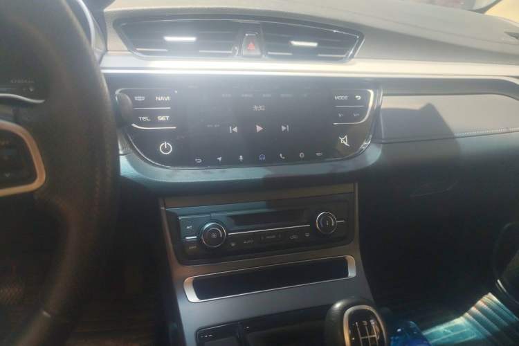 Used Geely Auto Emgrand 2018 1.5L Manual Upward Connect Edition Audio And AC Panel
