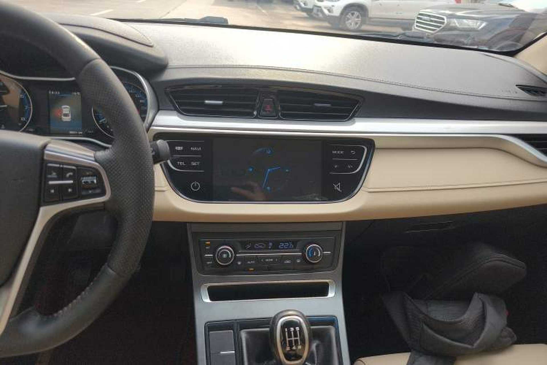 Used Geely Auto Emgrand 2018 1.5L Manual Luxury Model Audio And AC Panel