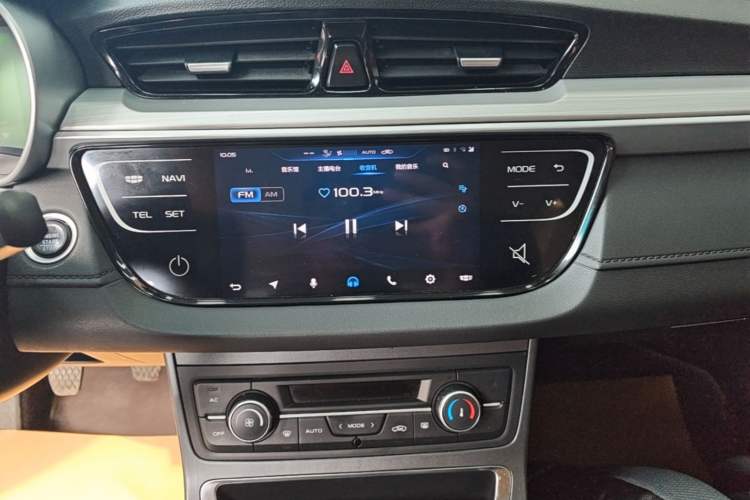 Used Geely Auto Emgrand 2018 1.5L Manual Upward Connect Edition Audio And AC Panel