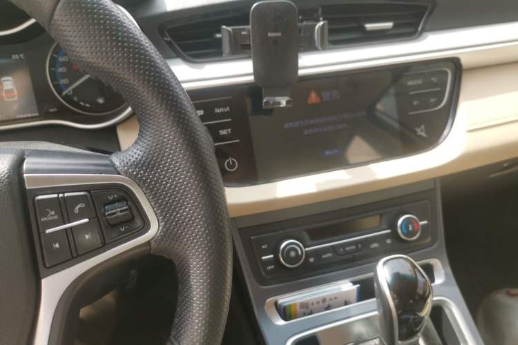 Used Geely Auto Emgrand 2018 1.5L CVT Luxury Model Audio And AC Panel