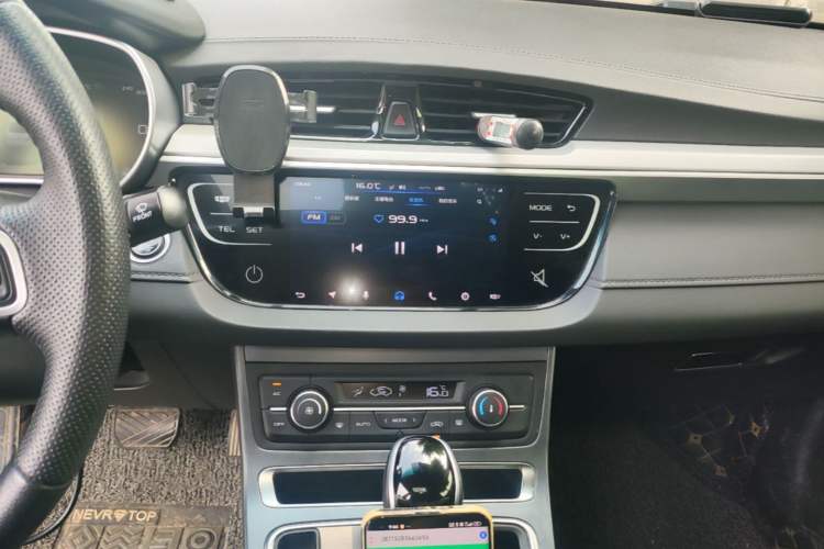 Used Geely Auto Emgrand 2018 1.5L CVT Upward Connect Edition Audio And AC Panel