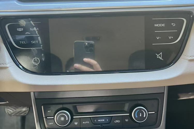 Used Geely Auto Emgrand 2018 1.5L CVT Luxury Model Audio And AC Panel